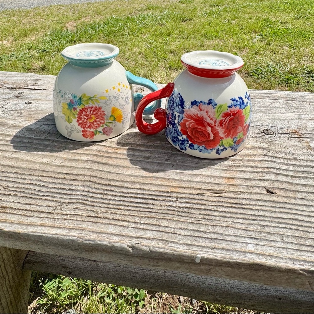 Vintage The Pioneer Woman | Floral Ceramic Mugs with Red and Blue Accents - Picture 3 of 5